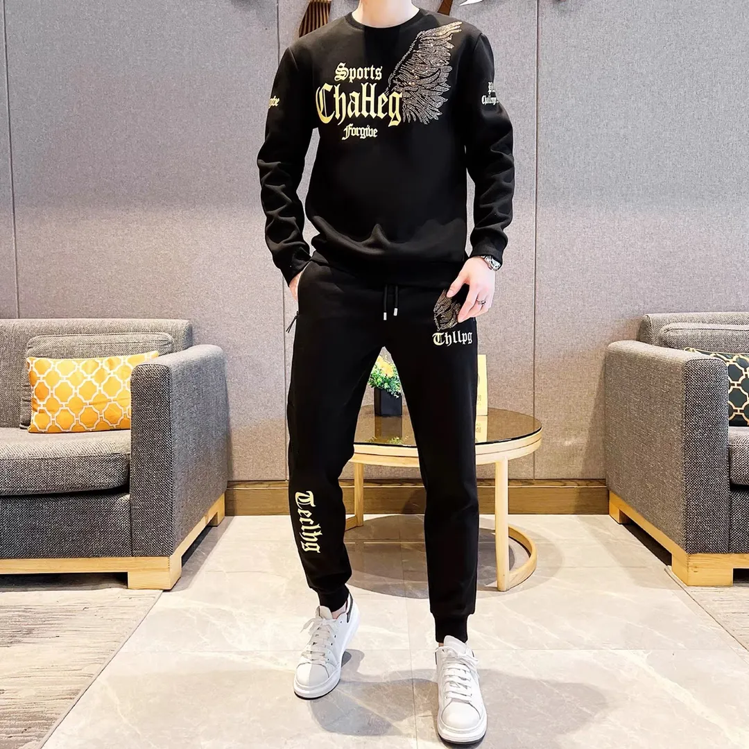 🅿️460 [ChampionHearts] Hot-selling suit is coming. Focus on the original version of the official website. 2025 new hot-selling sweatshirt suit. The original order is the best. 🇭🇰The meticulous work of top designers. It has a fitting and perfect upper body effect. All-natural high-quality Tencel Roman cotton 100%, close-fitting comfort, noble and elegant! Original hardware embodies elegance and nobility! Counter size: M-4XL (up to 190 pounds)